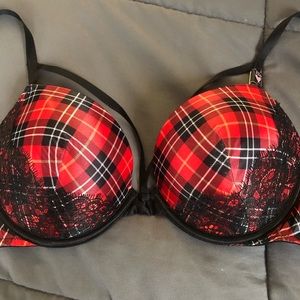 NWT VS very sexy push-up bra size 32D